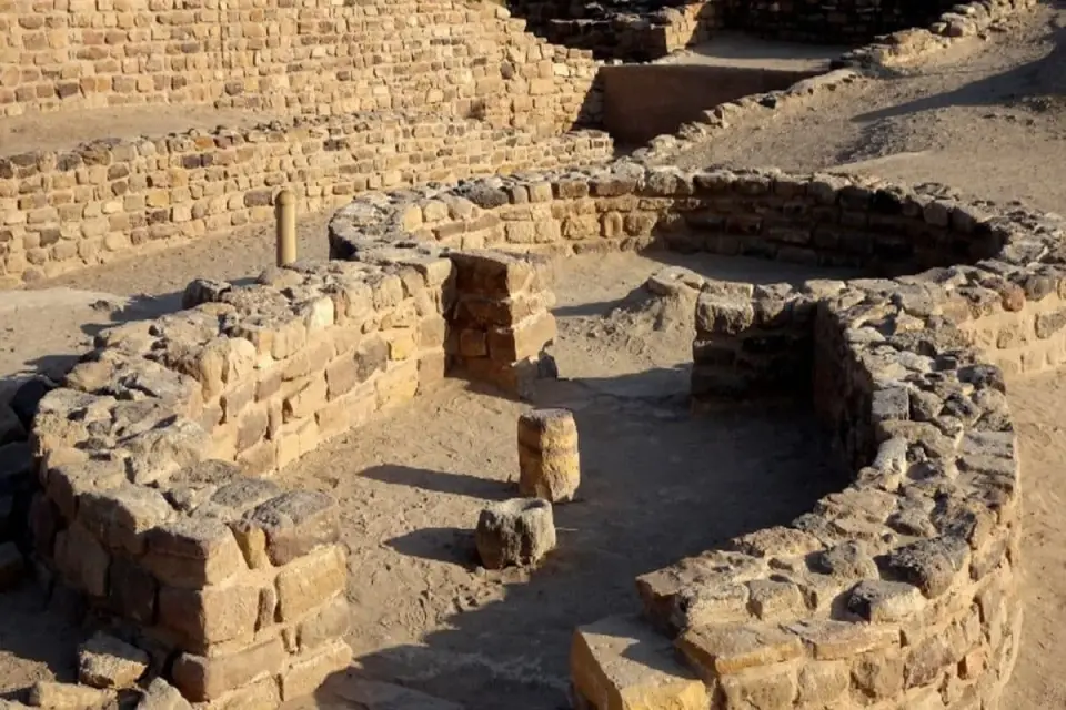 Dholavira Travel Guide: Visiting the Harappan City in Kutch